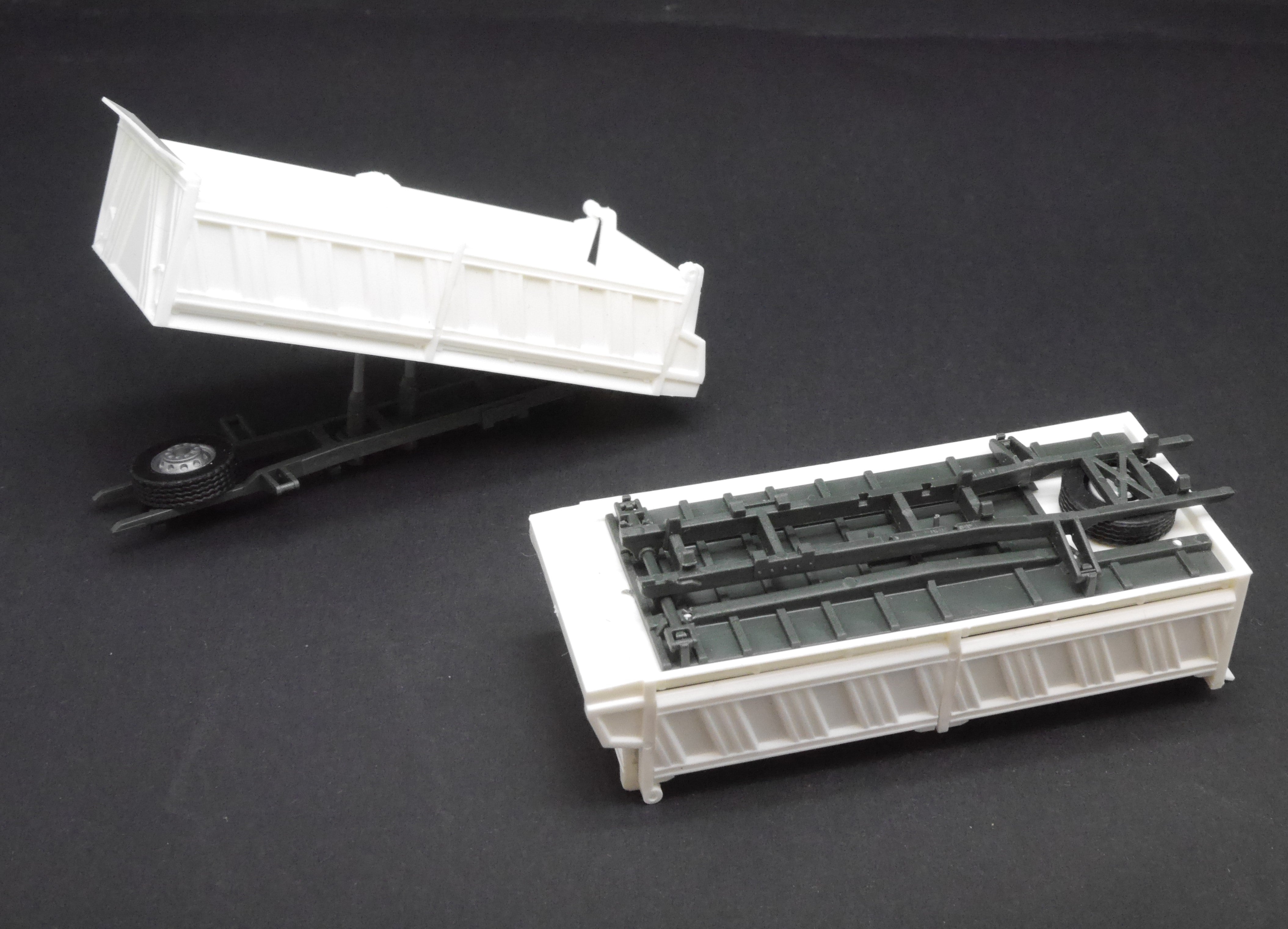 EM0366 - Elbe-Modell - Mercedes-Benz SK `88 6x6 Zugmaschine, Grün | 62333